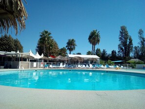 Piscine extérieure, piscine chauffée