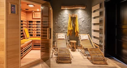 Unique dream apartment with whirlpool & sauna offers luxury and relaxation