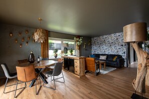 Interior - Unique dream apartment with whirlpool & sauna offers luxury and relaxation (Neuheilenbach)