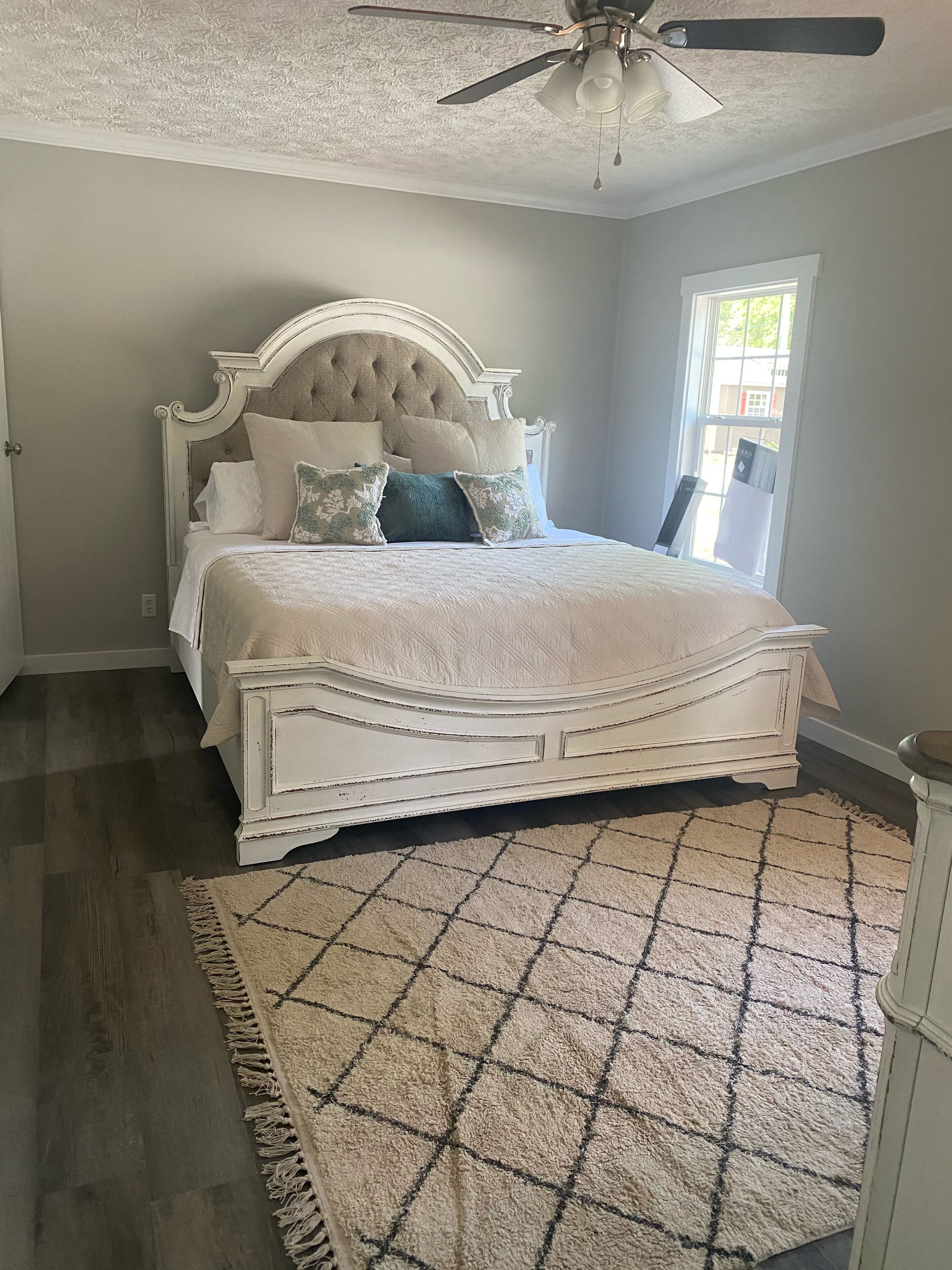 LakeHouse w/ Great Views-Newly Renovated-private boat house/dock & fire pit