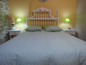 2 chambres, fer et planche à repasser, lit parapluie, Wi-Fi gratuit