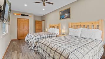 6 chambres, fer et planche à repasser, lit de bébé portatif