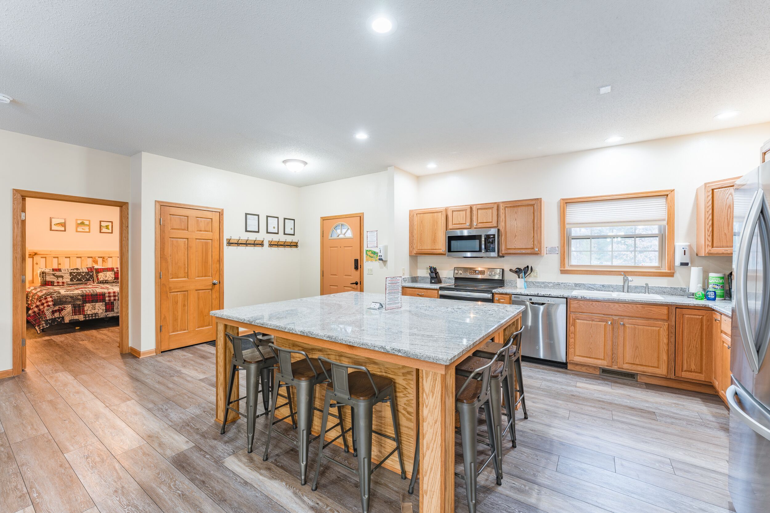 First Class Arcade/NEWELY REMODELED/FIREPIT