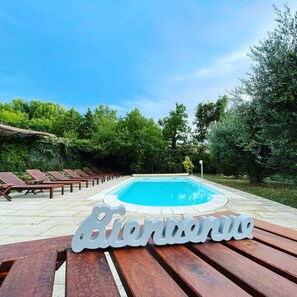 Outdoor pool - Private swimming pool /Fully equipped villa/Quiet /Magnificent view Mont-Ventoux (Malemort du comtat)