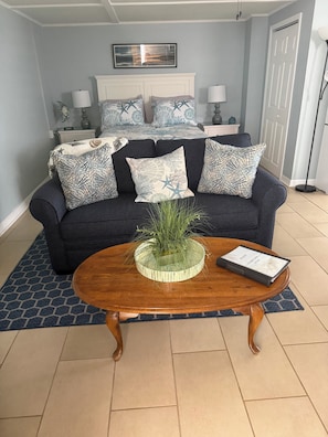 Living area - Ty's Canal Cottage (Cortez)