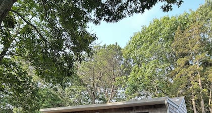 Contemporary Beach Cottage - Walk to Bay, Minutes from Ocean