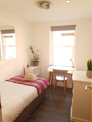 2 habitaciones, cuna de viaje, wifi gratis y ropa de cama 