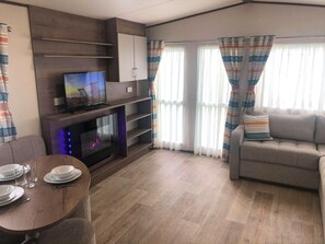 Superior Mobile Home | Living area