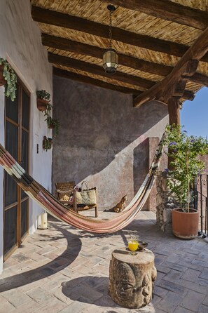 Juana | Terrace/patio