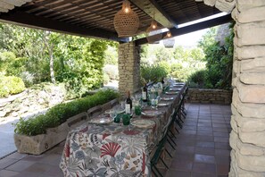 Outdoor dining