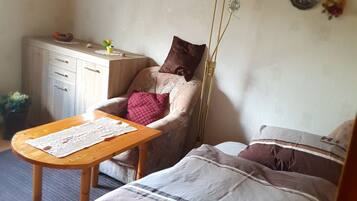 1 bedroom, free WiFi, bed sheets