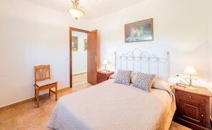 3 bedrooms, iron/ironing board, free WiFi, bed sheets - Cubo's Casa Rural El Alba / private pool / BBQ / free wifi (Alhaurín el Grande)