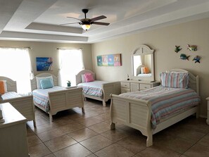 4 bedrooms, WiFi, bed sheets