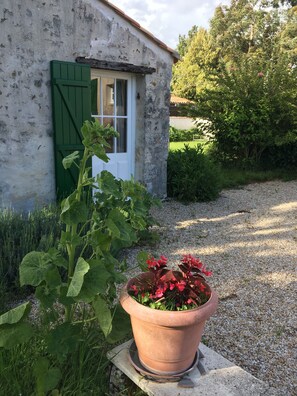 Exterior detail - Maison à 10 km de la mer et à la Campagne - 6 Couchages (La Jonchère)