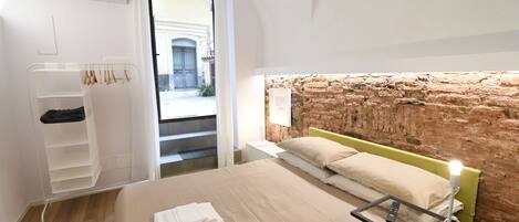 1 Schlafzimmer, Reisekinderbett, kostenloses WLAN, Bettwäsche