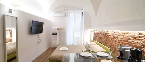 1 Schlafzimmer, Reisekinderbett, kostenloses WLAN, Bettwäsche