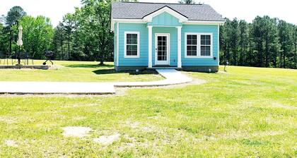 Deer View Cottage on 16 Acres, King Size Bed, No Pet Fee