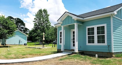 Deer View Cottage on 16 Acres, King Size Bed, No Pet Fee