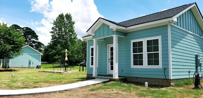 Deer View Cottage on 16 Acres, King Size Bed, No Pet Fee