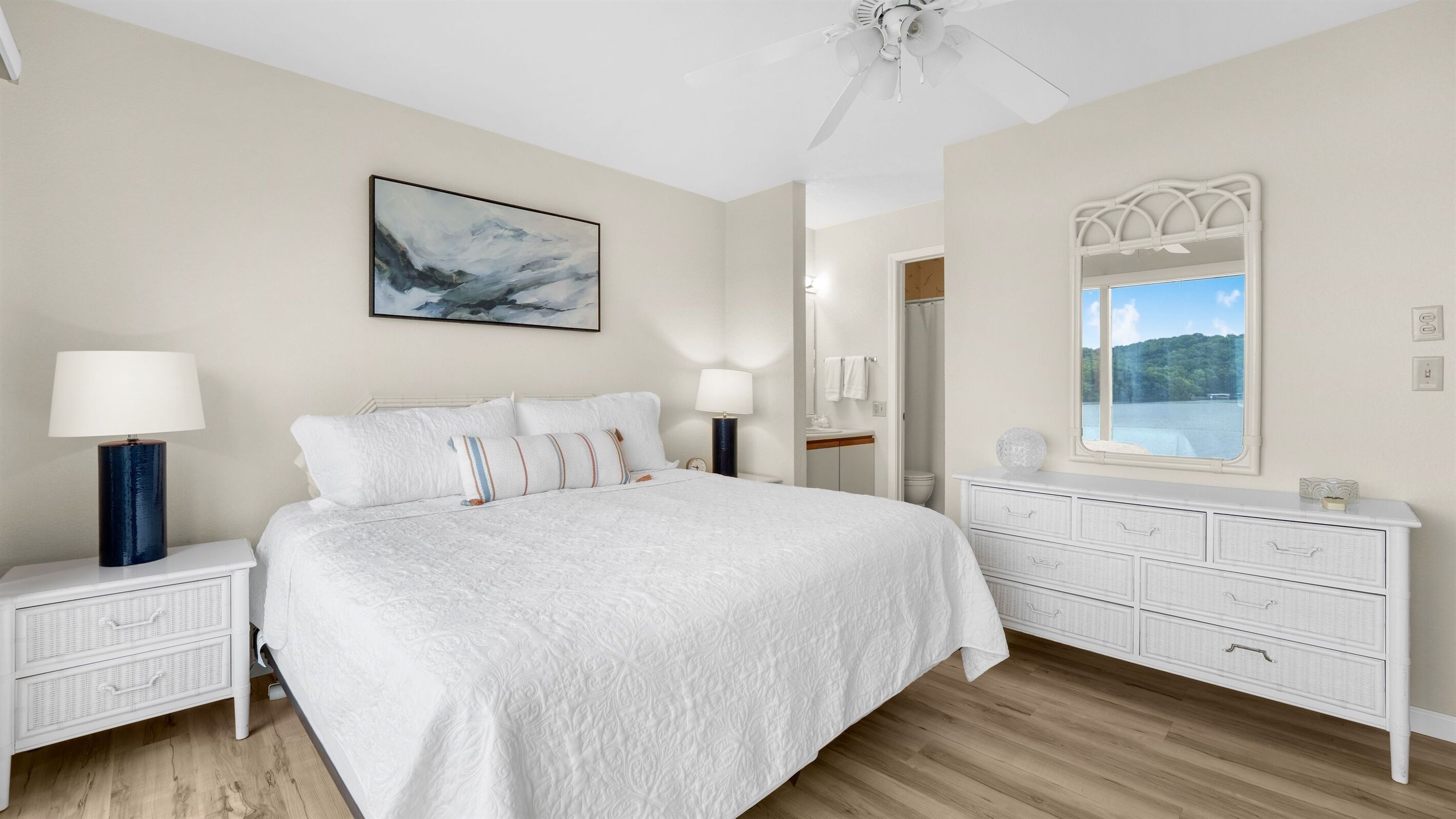 2 makuuhuonetta, Wi-Fi, vuodevaatteet