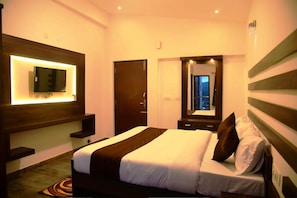 Deluxe Double or Twin Room | Hypo-allergenic bedding, desk, iron/ironing board, rollaway beds - Accsys Impex Rooms (Ootacamund)