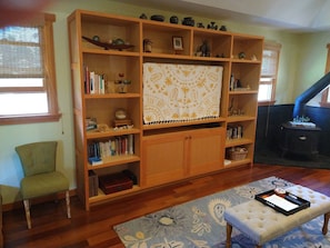 Interior - Comfortable, Classy Farmstay Studio, walk to secluded world-class Kahili Beach (Kilauea)