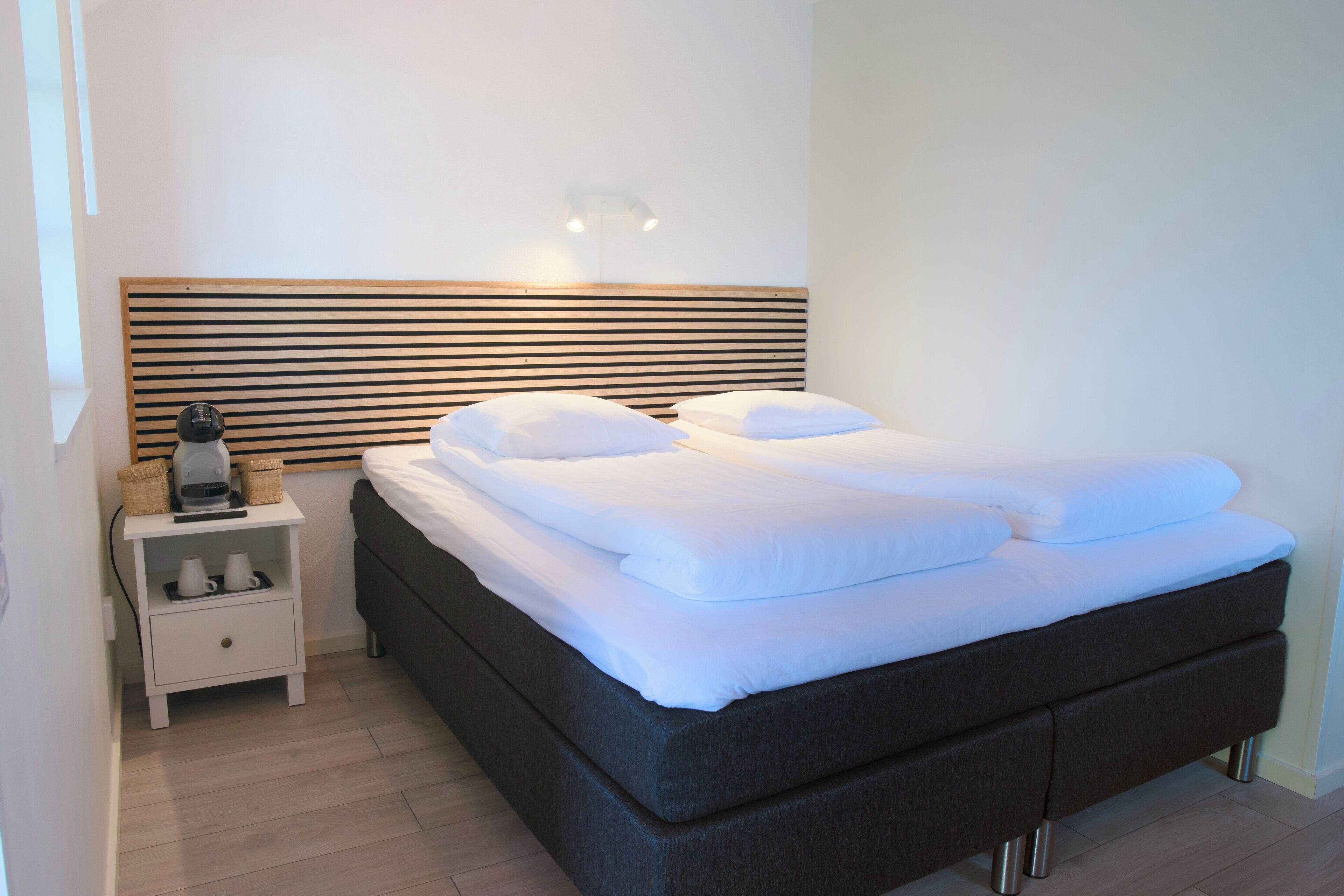 Memory foam-senger, skrivebord, skrivebord for bærbar PC og lydisolert