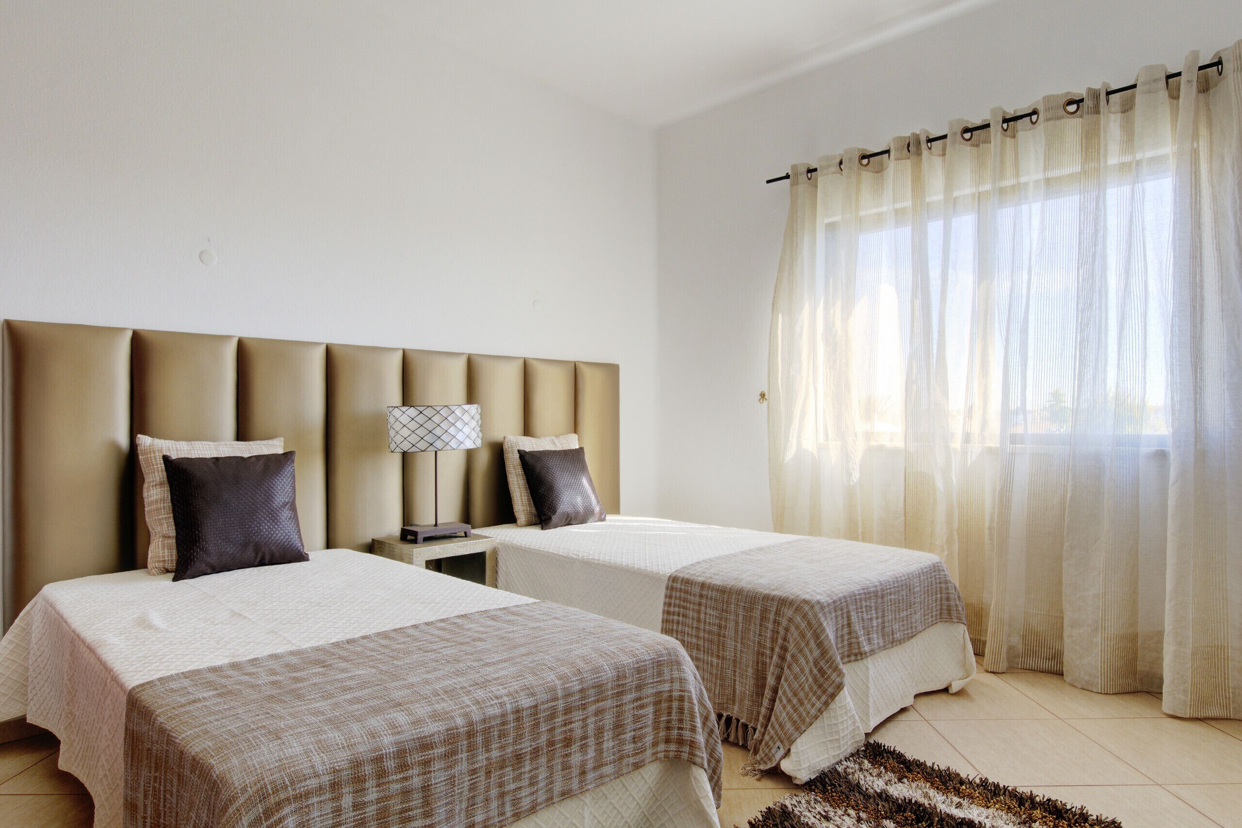 3 bedrooms, in-room safe, iron/ironing board, free WiFi