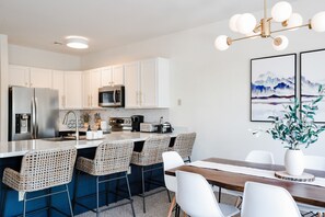 Dining - ⭐️ Spacious Mountaintop Oasis at Camelback | 2,500 SF w/ Game Room, Deck & A/C (Tannersville)
