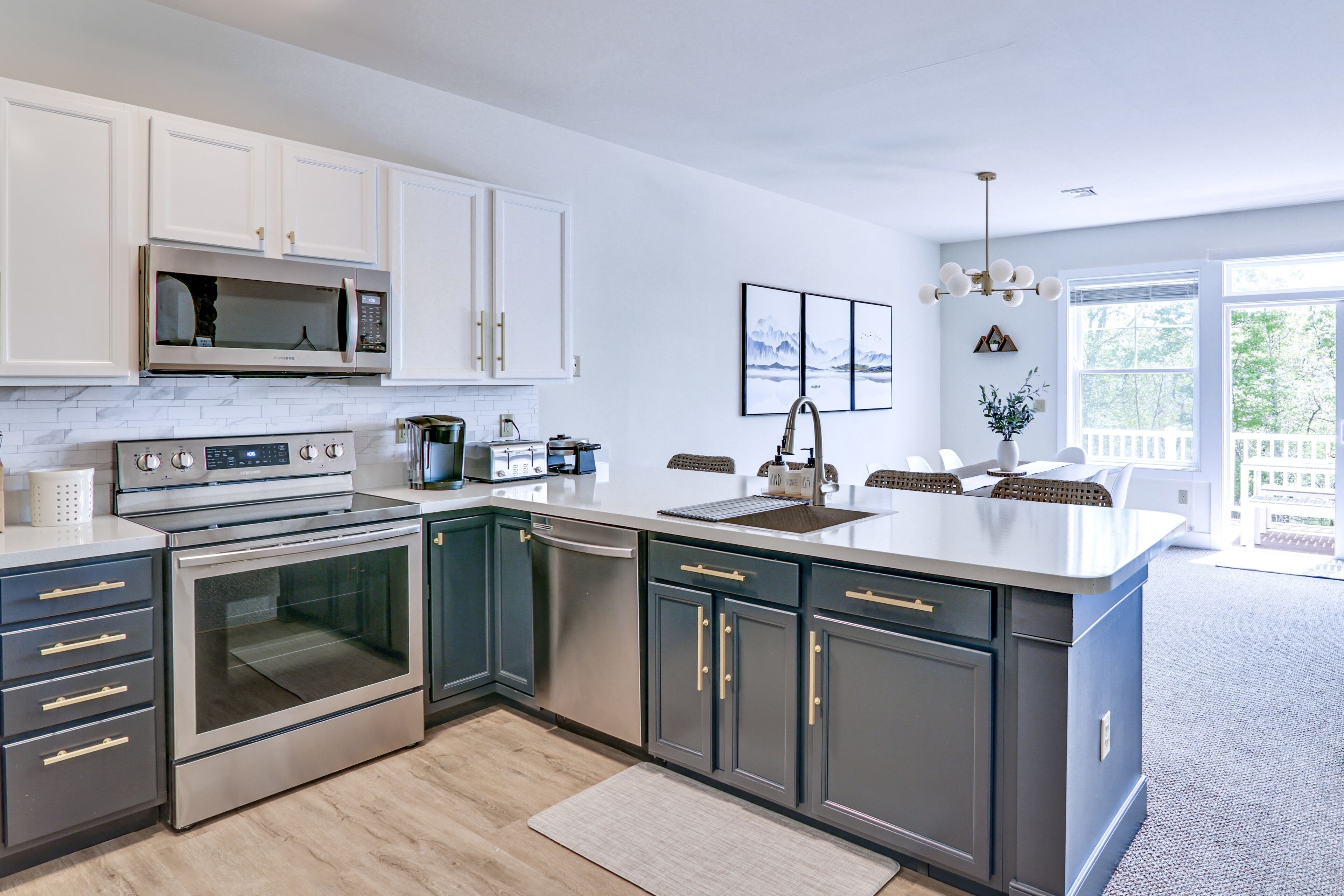 ⭐️ Spacious Mountaintop Oasis at Camelback | 2,500 SF w/ Game Room, Deck & A/C