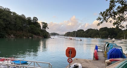 Port Manech house 400 m from the beach, Pouldon cove 100 m away, small river view