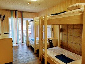 11 bedrooms, free WiFi