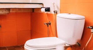 Deluxe Double Room | Bathroom | Shower, towels