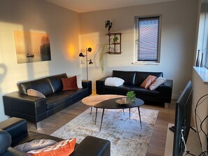 Smart TV, offices - Luxury vacation home including boat and heated veranda in Stavoren (Stavoren)