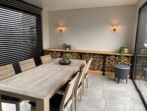 Outdoor dining - Luxury vacation home including boat and heated veranda in Stavoren (Stavoren)