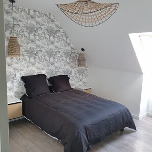 5 makuuhuonetta, silitysrauta/-lauta, vauvan matkasänky, Wi-Fi