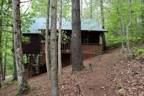 Front of cabin from the path - Family-friendly (Butler)