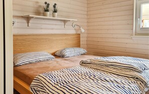 2 Schlafzimmer, Reisekinderbett, kostenloses WLAN, Bettwäsche