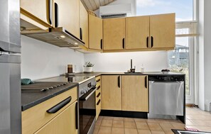 Réfrigérateur, lave-vaisselle, cafetiÚre/bouilloire