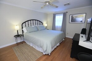 This King size bed has the most comfortable mattress to help catch some 😴