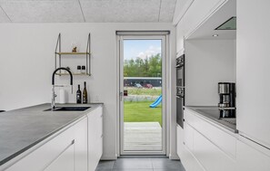 Kühlschrank, Herdplatte, Geschirrspüler