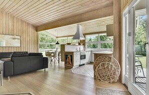 Interior - Gorgeous home in Humble with sauna (Humble)
