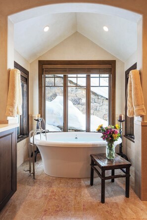 Bathtub, hair dryer, towels