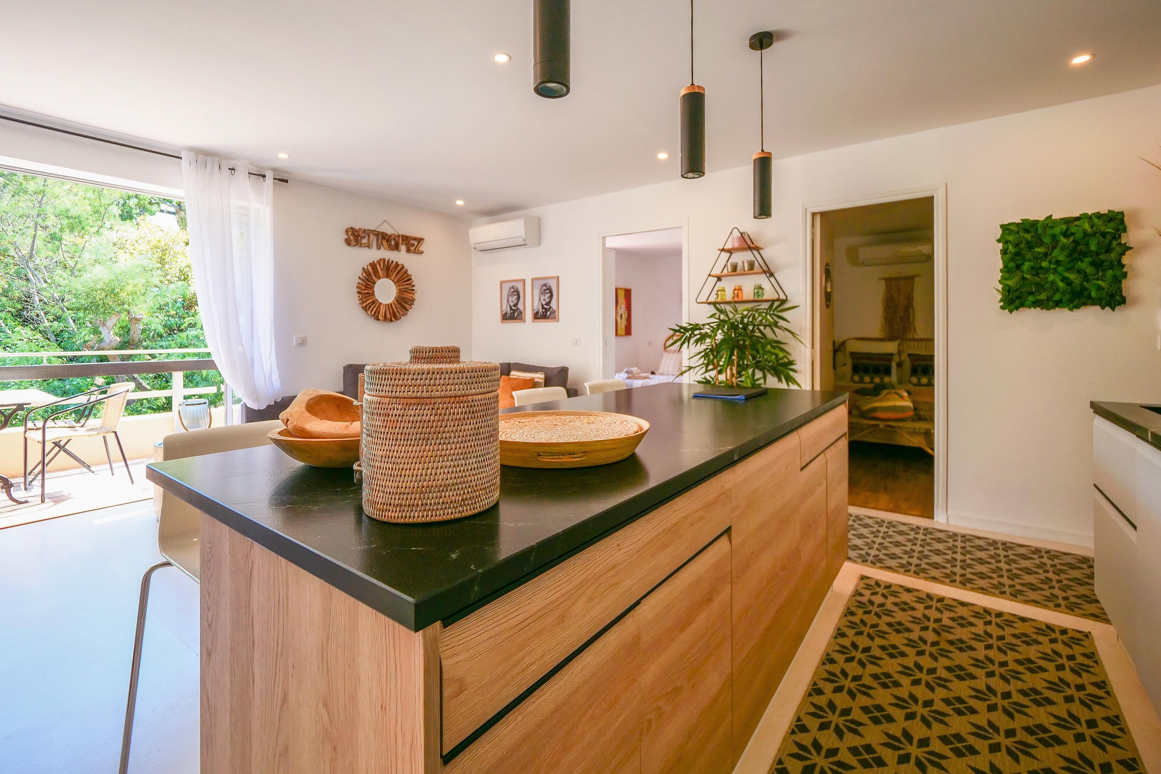 Nouveau Appartement Toit Terrasse VUE Panoramique AU Coeur DU Village