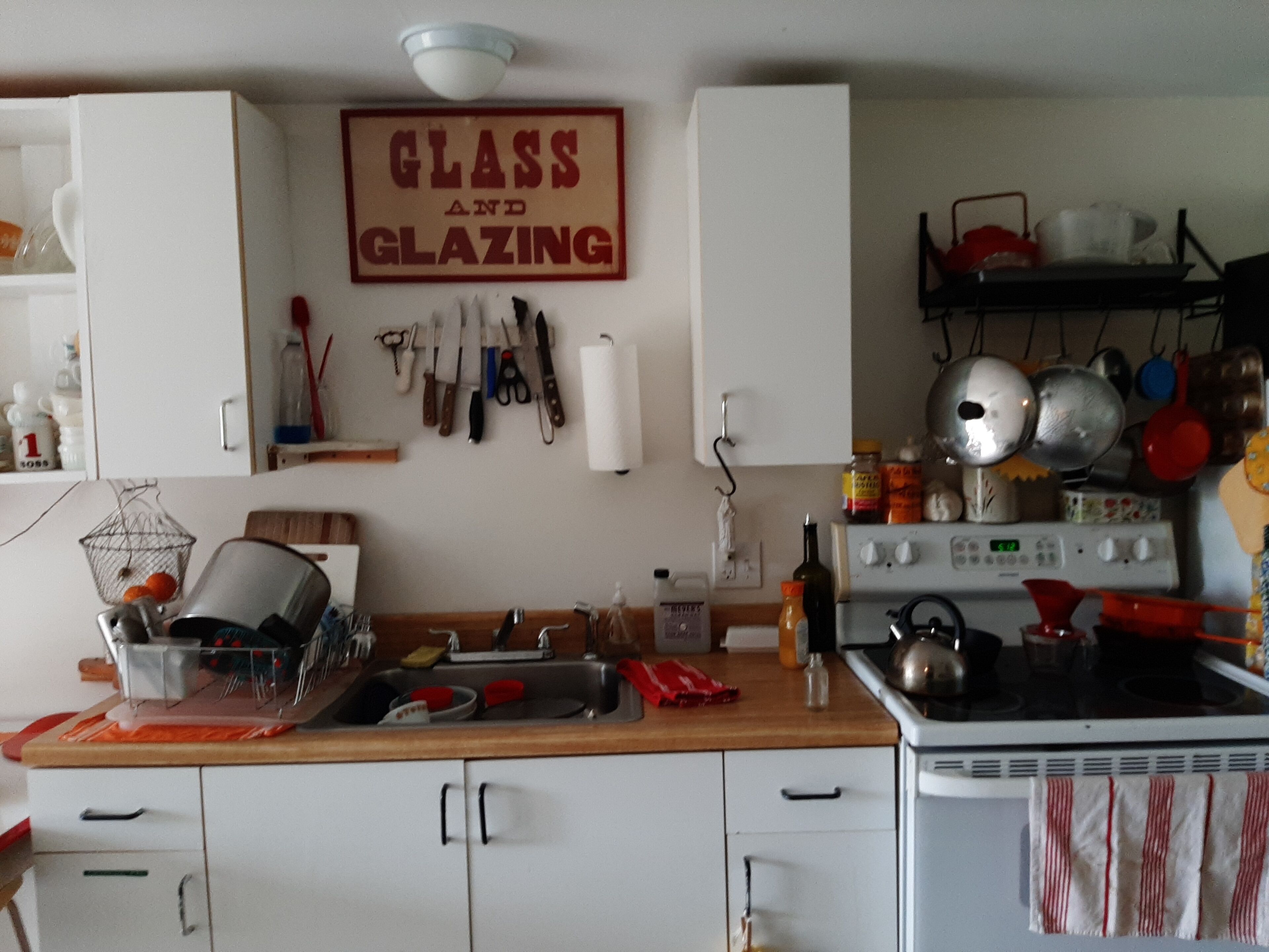 Camden Sunset Haven Deck, private entrance queen bed. Summer hideaway