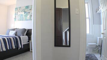 3 bedrooms, desk, iron/ironing board, travel crib