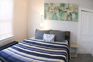 3 bedrooms, desk, iron/ironing board, travel cot