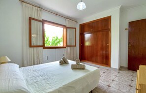 2 bedrooms, free WiFi