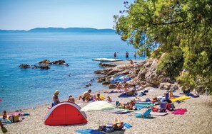 Playa en los alrededores y pesca 