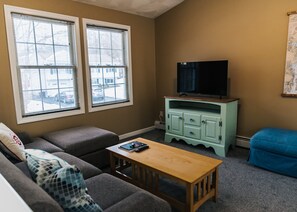 Smart TV, futbolito y libros 